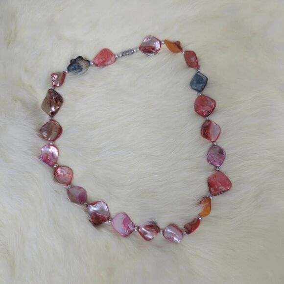 Vintage Pink Stone Beaded Necklace with Twist Lock Closure 20" - Picture 4 of 6